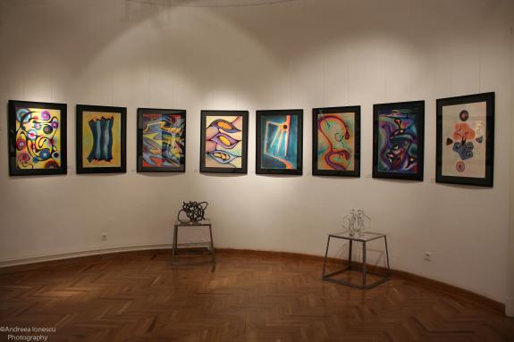 A avut loc vernisajul Expoziţiei de arte plastice "Geometrii lirice" - Voicu Dragomir